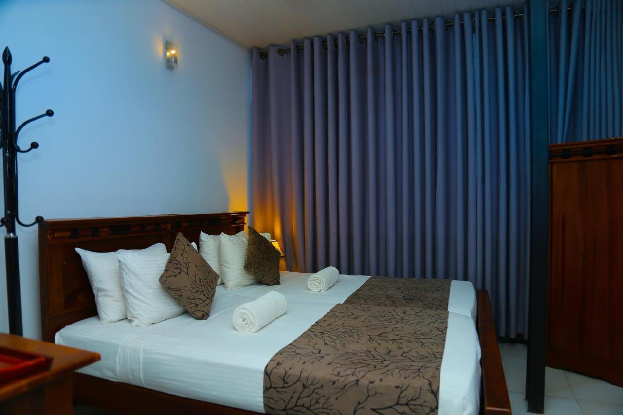 Kandy Tower Inn Bagian luar foto