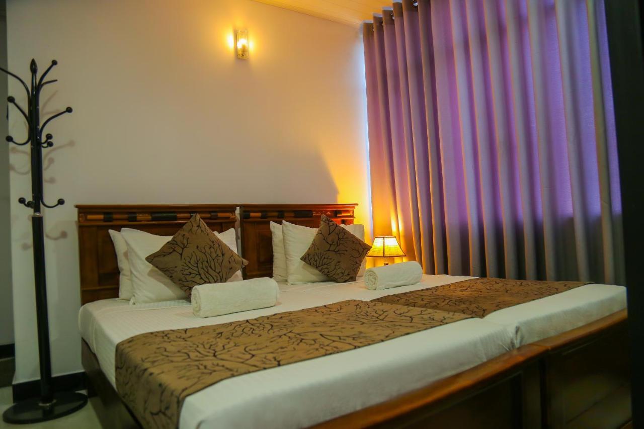 Kandy Tower Inn Bagian luar foto