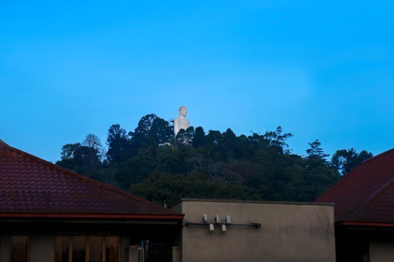 Kandy Tower Inn Bagian luar foto