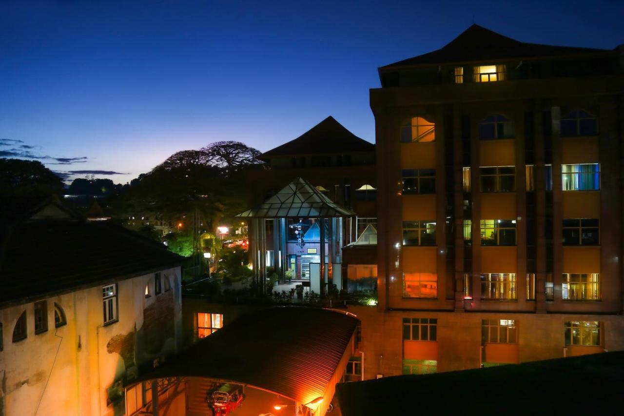 Kandy Tower Inn Bagian luar foto