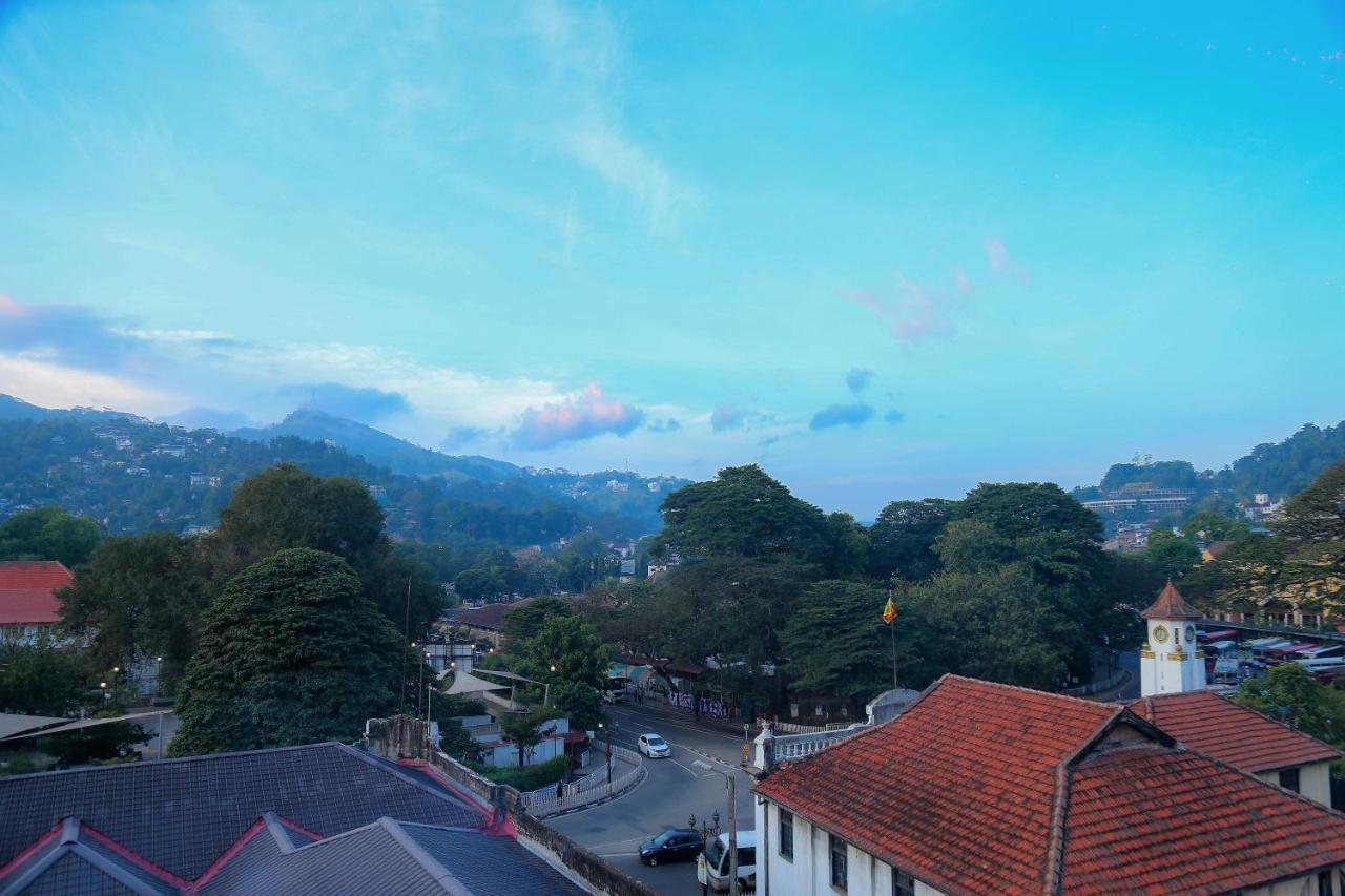 Kandy Tower Inn Bagian luar foto